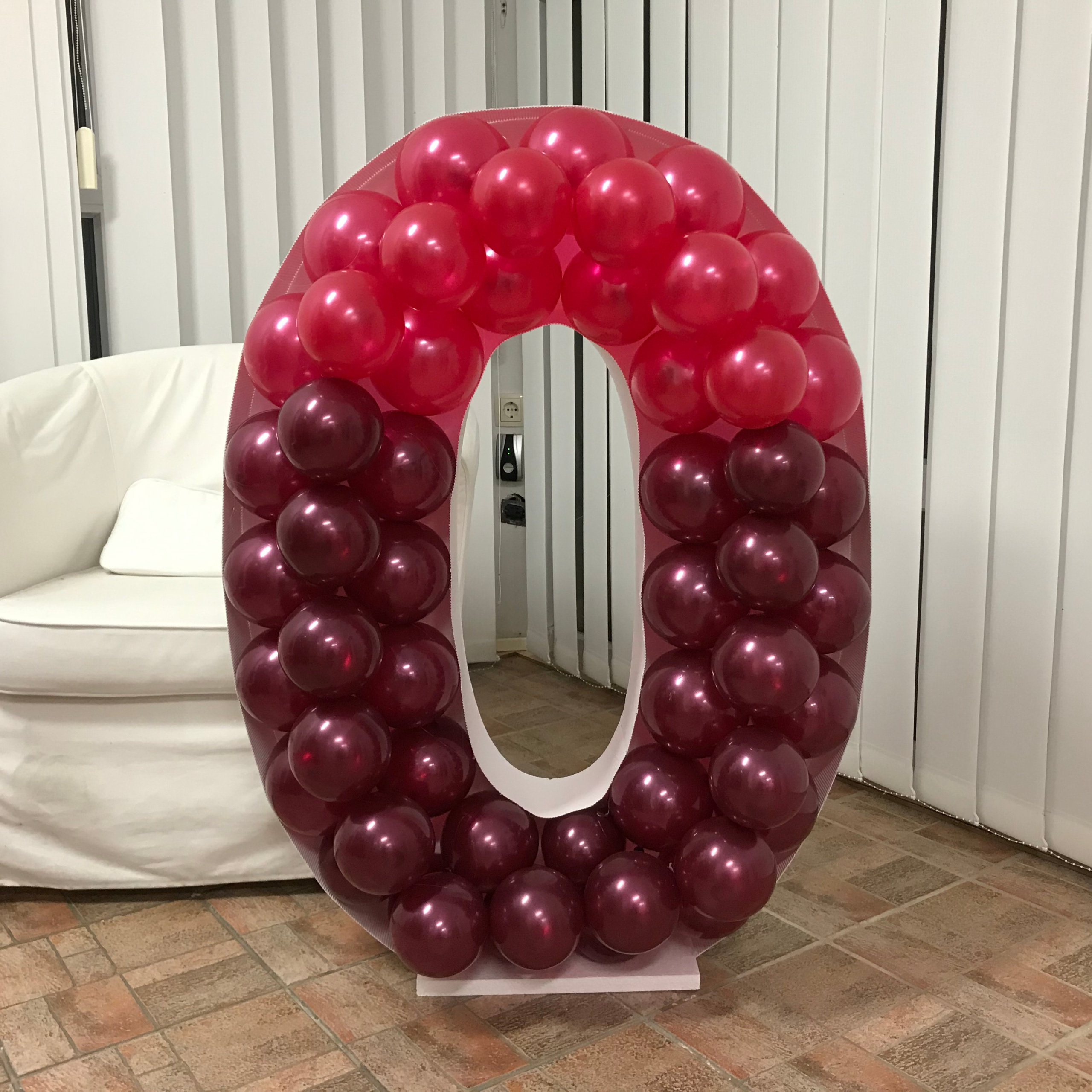 Tenen Ideaal stapel Nikoloon® Frames For Balloons - Letter O - 100 cm height -75 cm width